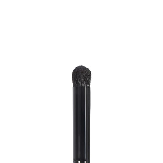 e.l.f. Eye Contour Brush, Absorbent Brush With Soft, Synthetic Bristles For Providing Extra Definition, Vegan & Cruelty-Free