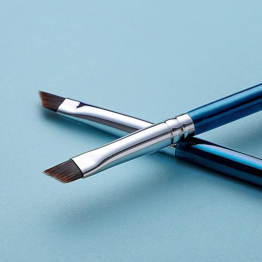 Eyeliner Brush Fine Angled - PRO Precision Gel Eye Liner Makeup Brush -Ultra Thin Slanted Flat Angle - Premium Cruelty Free Synthetic Bristles (E835 Blue)