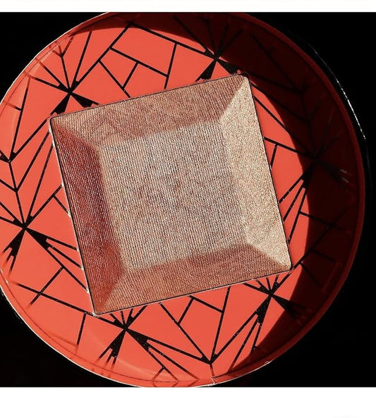 Juvia's Place Highlighter Heroine Glow II - Highlighter Powder, Baked Highlighter, Shimmer Highlighter Makeup, Long-Wearing & Illuminating Cheek Highlighter - Suitable for all skin tones