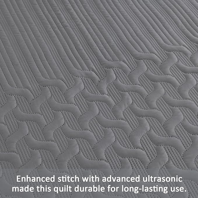 Yiran Grey Quilt Set Queen Size Lightweight Bedspread Ultrasonic Wave Pattern Soft Microfiber Coverlet for All Season Modern Style 3 Piece Bed Cover Sets with 2 Pillow Shams (96"x90")