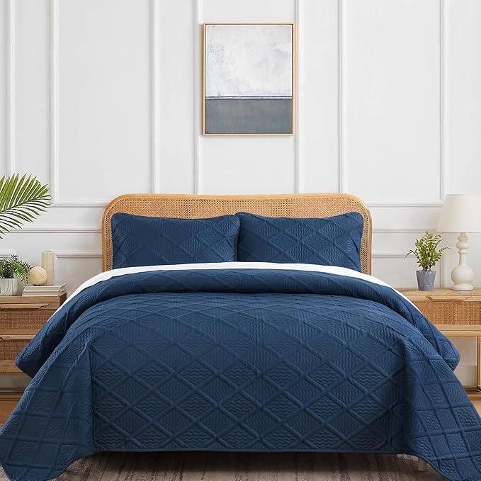 Yiran Navy Blue Quilt Set King Size Fall Bedspreads Embossed Diamond Pattern 3 Piece Soft Microfiber Coverlet Set for All Season with 2 Pillow Shams (106x96 Inch)