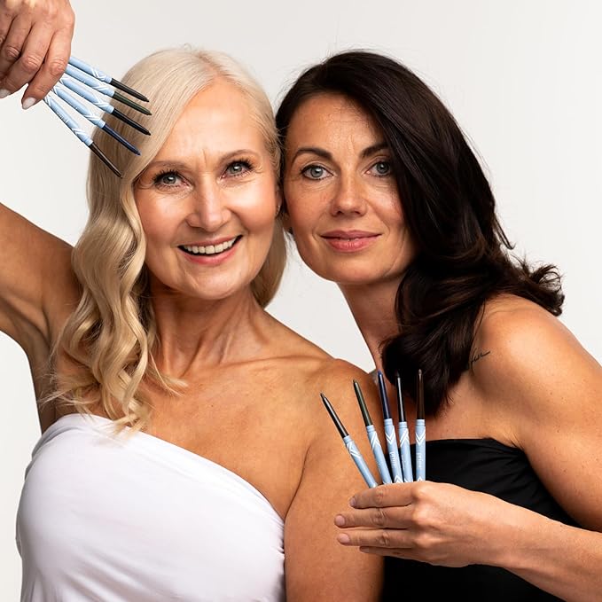 PrimeEyes Glide Eyeliner for Mature Women – Water-Resistant, Long-Stay and Mess-Proof – Gel Cream Texture, Discreet Sharpener and Effective Smudger (Black)