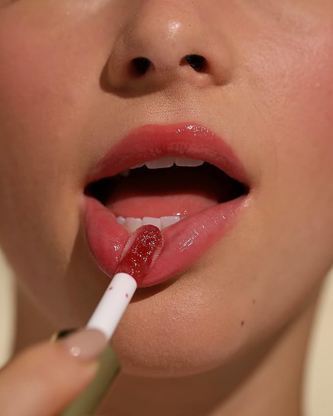 Milani Lip Oil with Vitamin E for Instant Hydration, Fruit Extract Infused Lip Treatment and Moisturizing Lip Gloss - Strawberry Melon