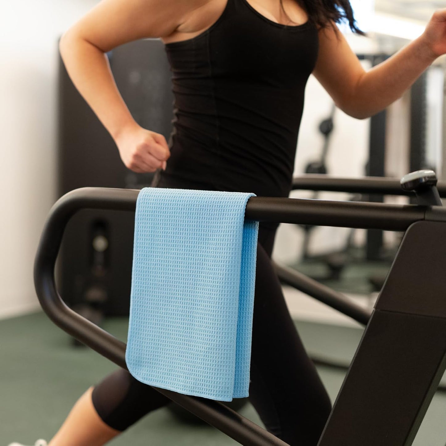 S&T INC. Microfiber Gym Towels, Yoga Towel for Home and Gym Bag, 16 Inch x 27 Inch, 3 Pack