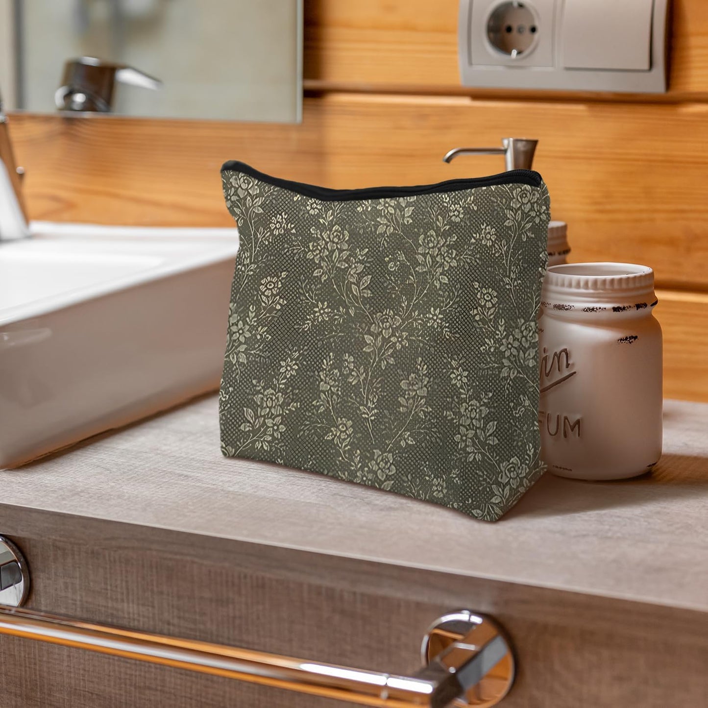 Floral Cosmetic Bag, Vintage Green Floral Toiletry Bag for Women, Botanical Wild Flowers Makeup Pouch