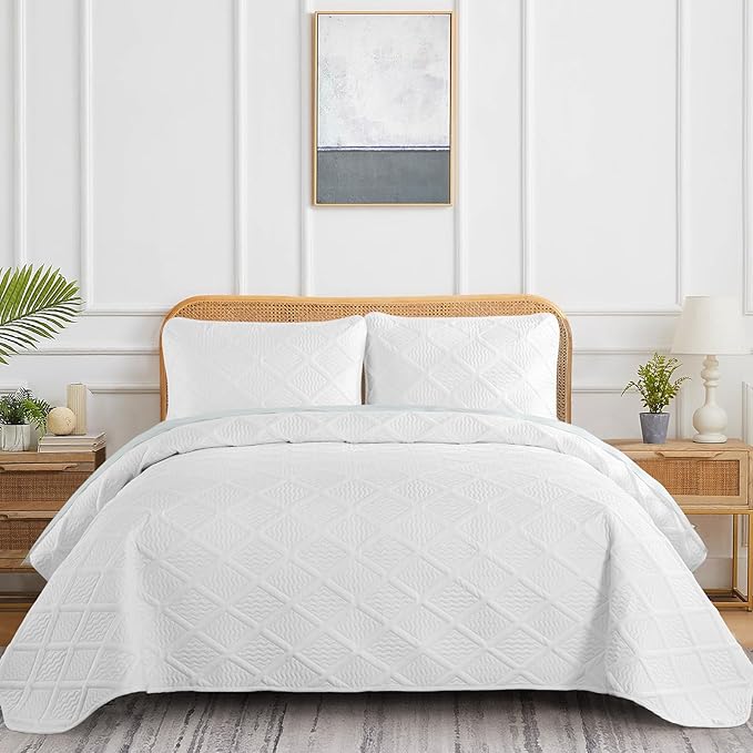 Yiran Quilt Queen Size Bedding Set White Bedspreads Embossed Diamond Pattern 3 Piece Soft Microfiber Coverlet for All Season with 2 Pillow Shams (Full Queen, 96x90 Inch)