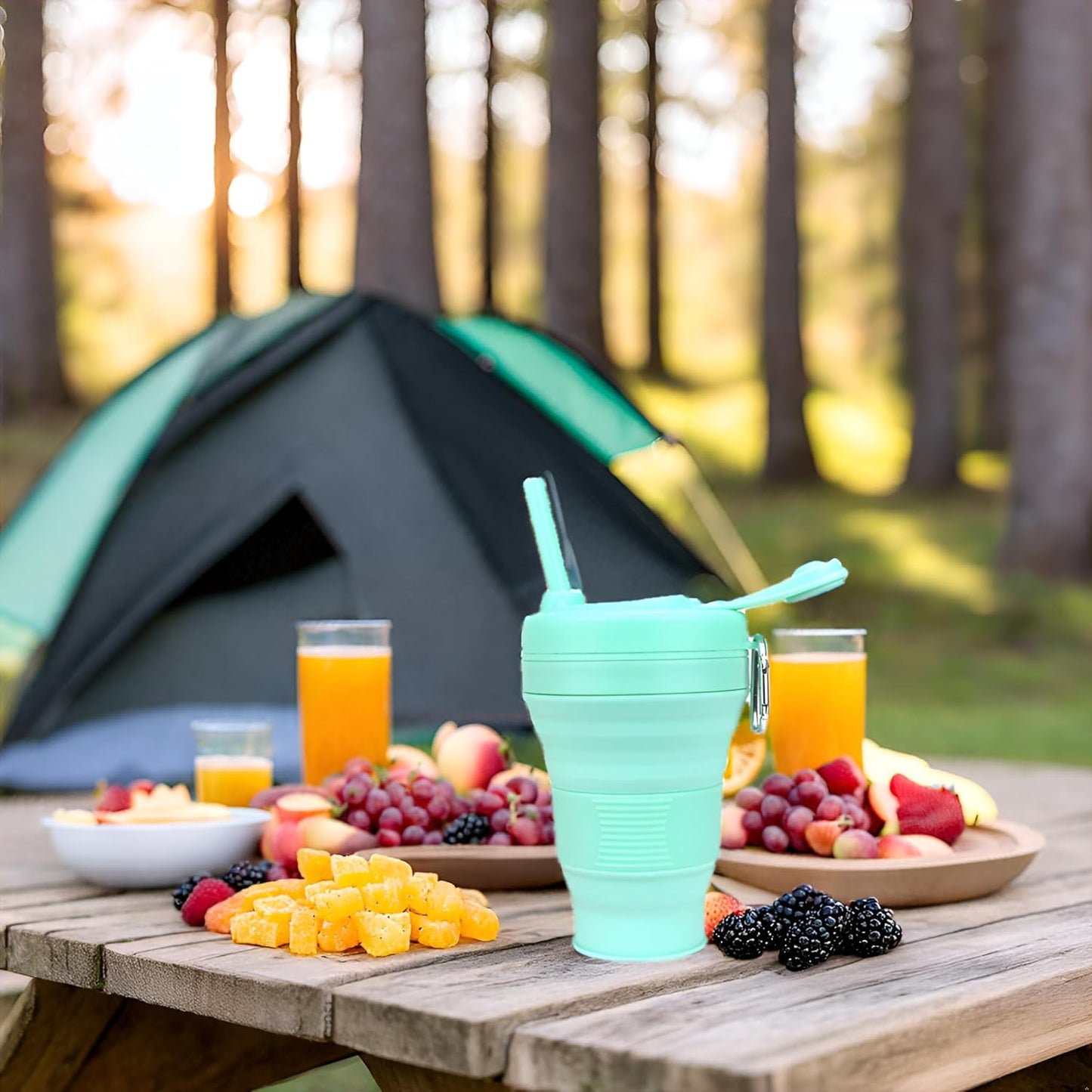 Silicone Coffee Cup with Straw lid Collapsible Cups for Traveling 20oz Lightweight Folding Water Mug for Picnic Hicking Camping Climbing