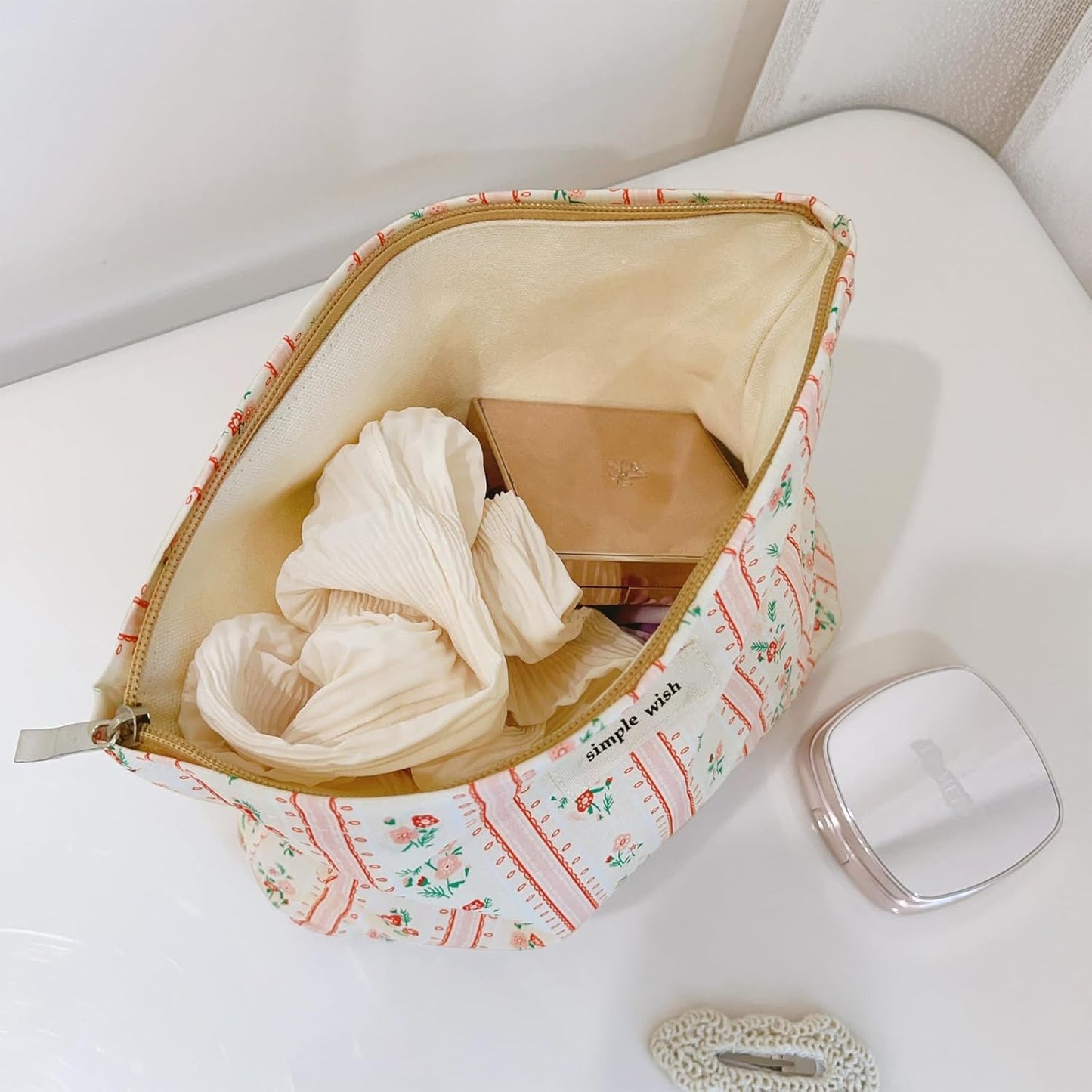 Wudygir Floral Makeup Bag for Women Travel Cosmetic Pouch with Zipper Large Capacity Canvas Toiletry Bag & Aesthetic Canvas Handbag (Pink Striped Floral)