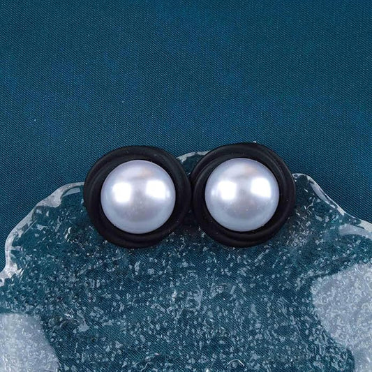 Vintage Mermaid Pearl Stud Earrings Half Pearl Earrings Black Enamel Circle Earrings Mermaid Stud Earrings Jewelry for Women and Girls