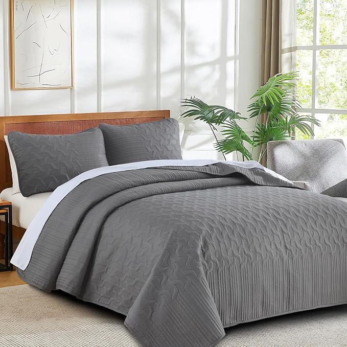 Yiran Grey Quilt Set Queen Size Lightweight Bedspread Ultrasonic Wave Pattern Soft Microfiber Coverlet for All Season Modern Style 3 Piece Bed Cover Sets with 2 Pillow Shams (96"x90")