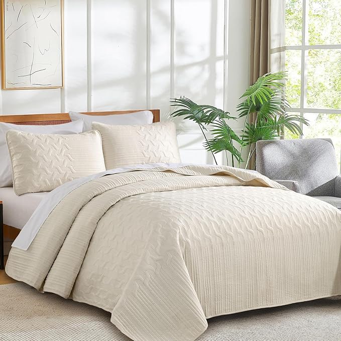 Yiran Beige Quilt Set Queen Size Lightweight Bedspread Ultrasonic Wave Pattern Soft Microfiber Coverlet for All Season Modern Style 3 Piece Bed Cover Sets with 2 Pillow Shams (96"x90")