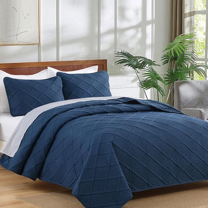 Yiran Navy Blue Quilt Set King Size Fall Bedspreads Embossed Diamond Pattern 3 Piece Soft Microfiber Coverlet Set for All Season with 2 Pillow Shams (106x96 Inch)