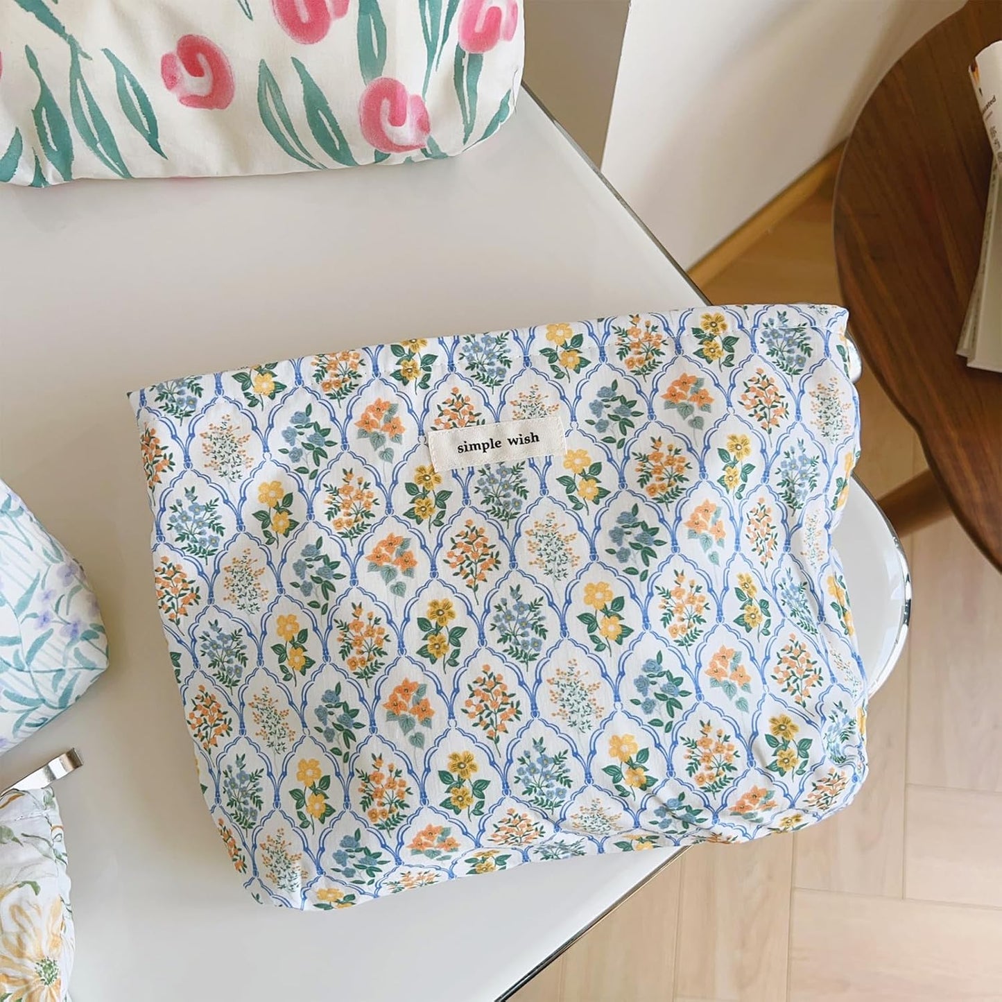 Wudygirl Cute Makeup Bag for Women - Travel Cosmetic Bag with Zipper Makeup Pouch Floral Make up Organizer Handbag Aesthetic (Blue Striped Floral)