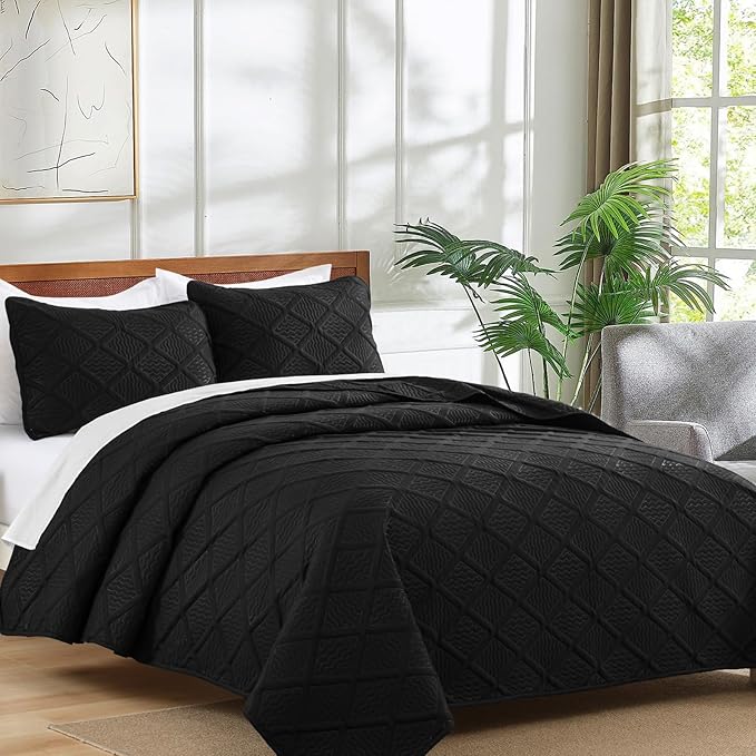 Yiran Quilt Queen Size Bedding Set Black Bedspreads Embossed Diamond Pattern Soft Microfiber Coverlet Bedding Set for All Season with 2 Pillow Shams (Full Queen, 96x90 Inch)